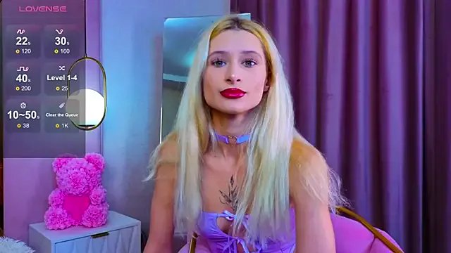 Monica_Leen on StripChat