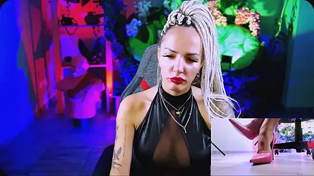 MonicaMaxwel on StripChat