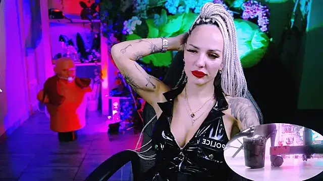 MonicaMaxwel on StripChat