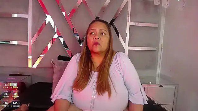 MonzerratBoyer on StripChat