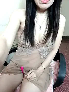 Moona_heny on StripChat