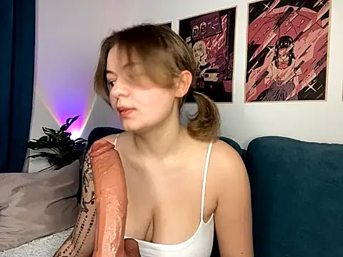 MoonIvy_ on StripChat