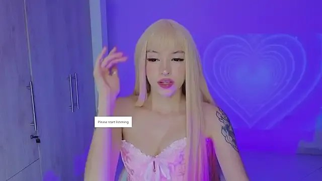 Moonlightt_21 on StripChat