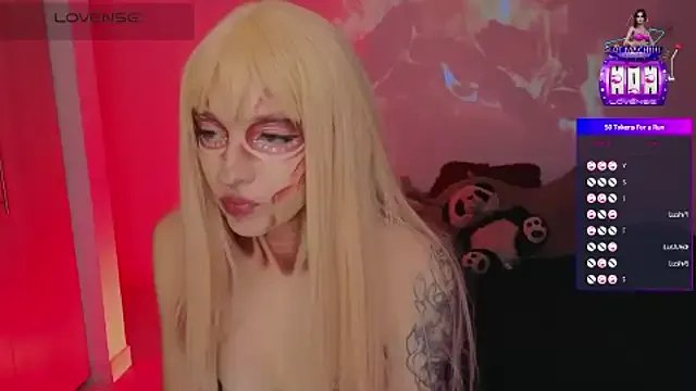 Moonlightt_21 on StripChat