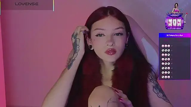 Moonlightt_21 on StripChat