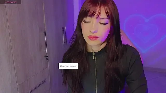 Moonlightt_21 on StripChat