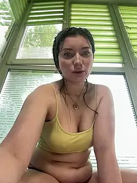 MooonReal on StripChat