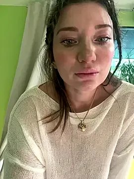 MooonReal on StripChat