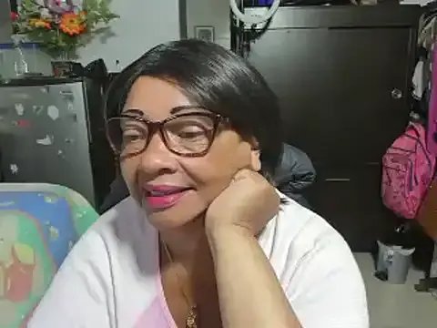 Mrs_mommy_ on StripChat