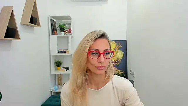 MuseOfStage on StripChat