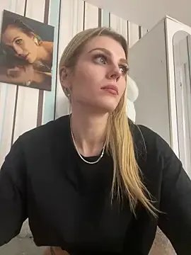 Freechat My_Hotgirl on StripChat