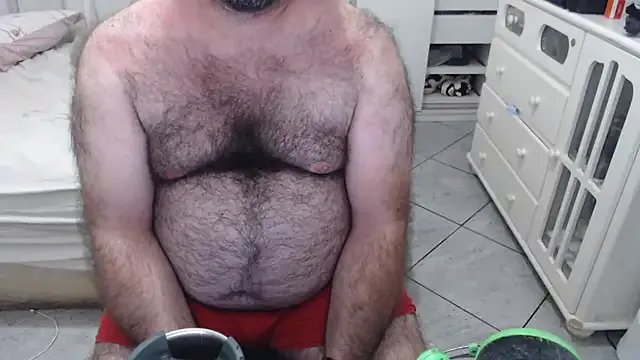 Freechat MysterBearMG on StripChat