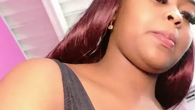 MySugarmoomy on StripChat