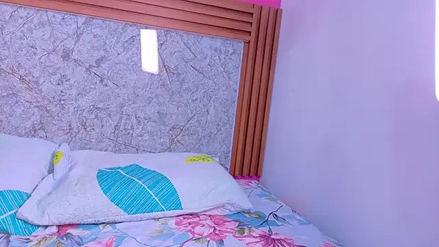 MySugarmoomy on StripChat