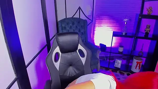 NahomiRichards_ on StripChat