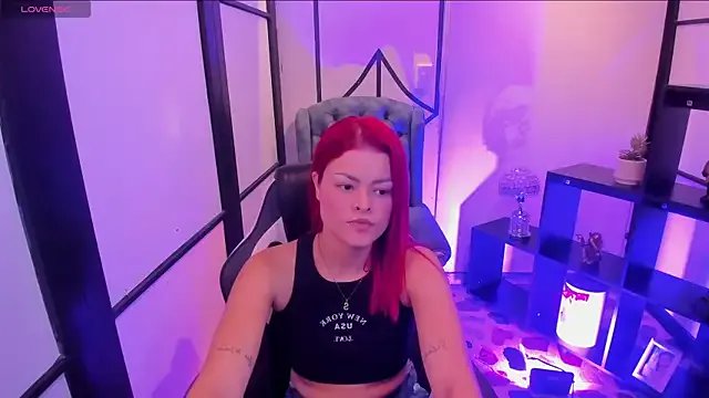 NahomiRichards_ on StripChat