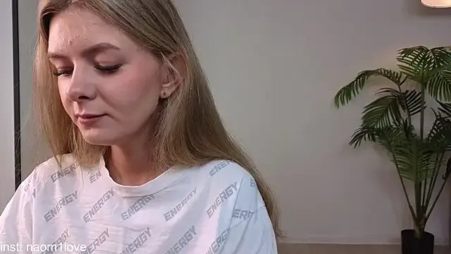 Naomi_Girly on StripChat