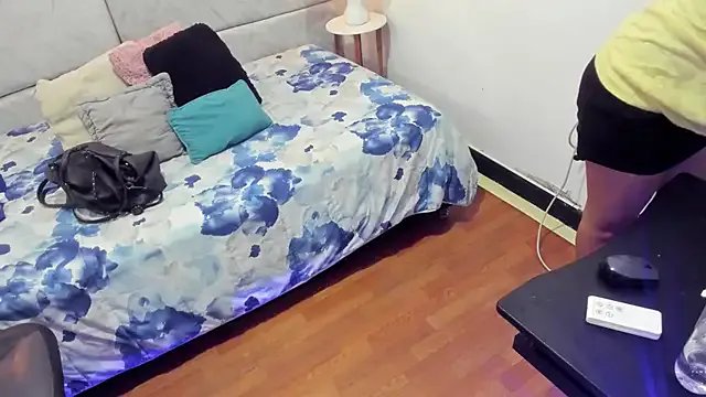 Private naomiii__ on StripChat