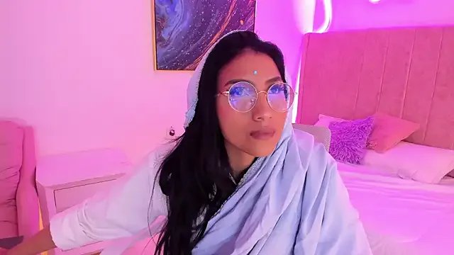 Private naomiii__ on StripChat