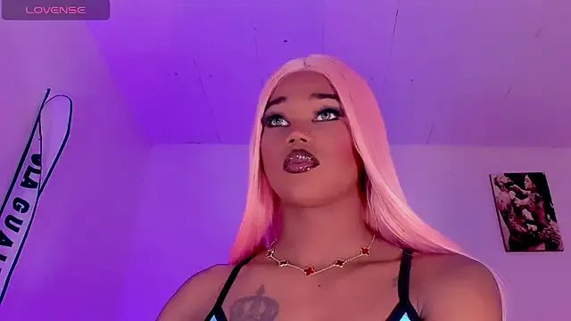 naomy__xx on StripChat