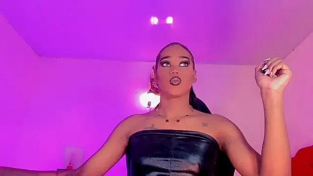 naomy__xx on StripChat