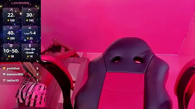 naomy__xx on StripChat