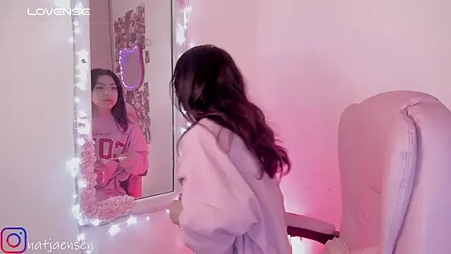 Freechat natalie_jaensen on StripChat