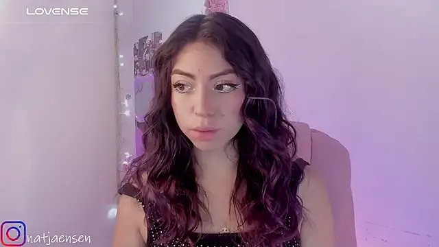 Freechat natalie_jaensen on StripChat