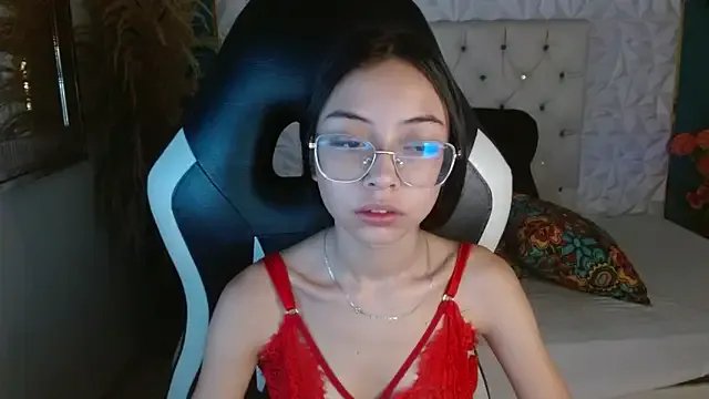 Freechat NathaliaSweet_11 on StripChat