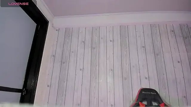 NathalyLeen on StripChat