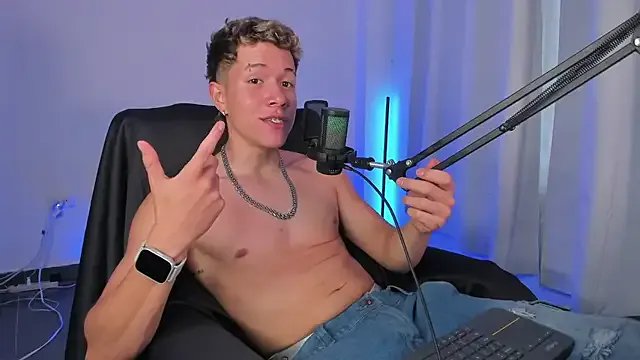 nathan_blake on StripChat