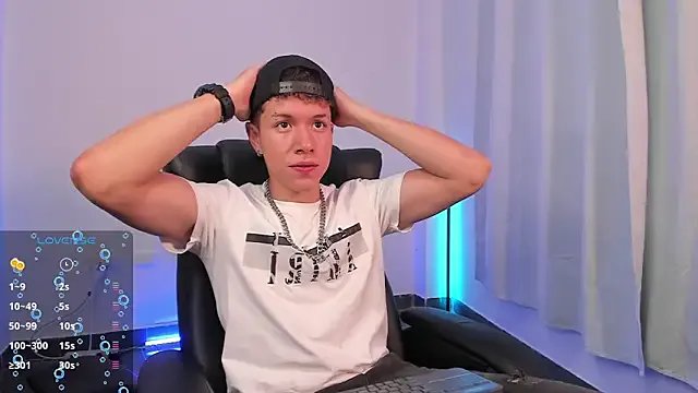 nathan_blake on StripChat