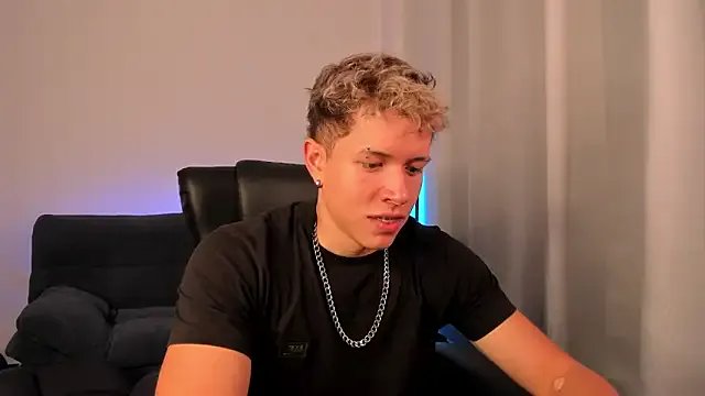 nathan_blake on StripChat