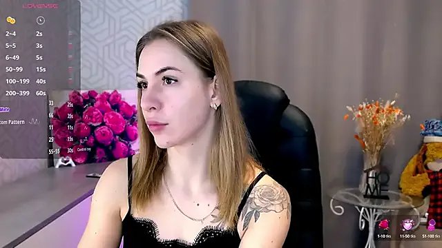 Naughty__Megan on StripChat