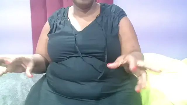 NaughtyChubbyZoe on StripChat