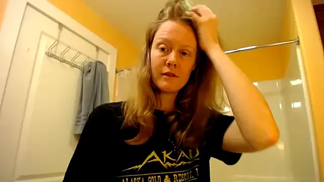 Freechat naughtyfox89 on StripChat