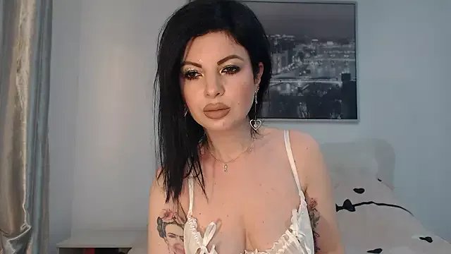 Freechat naughtymommy666 on StripChat