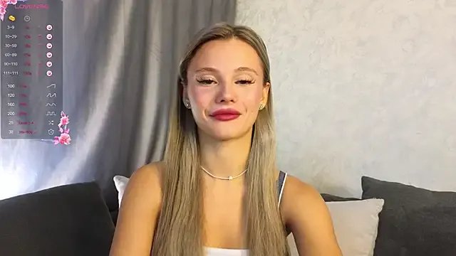 NaughtySeraphine on StripChat