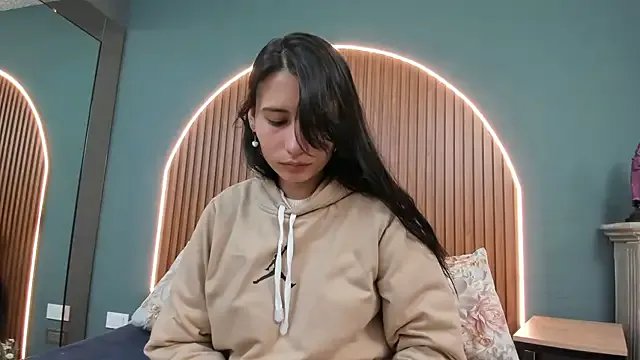 NayeCloud on StripChat