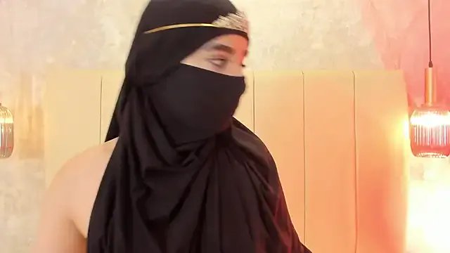 nayiraa_ on StripChat