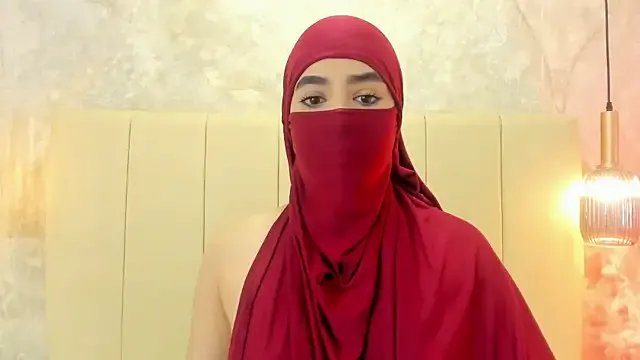 nayiraa_ on StripChat