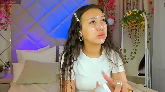 Nelly_Kimm on StripChat