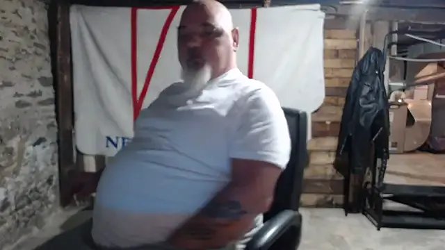 Newfiesausage1972 on StripChat