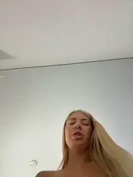 NewLale — Fingering pussy