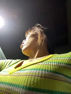 nhinhi-sexy on StripChat