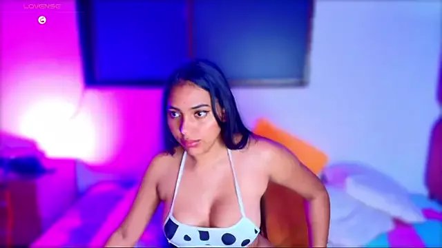 nia_sd on StripChat