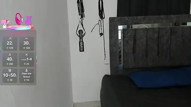 Nicol_TransGirl on StripChat