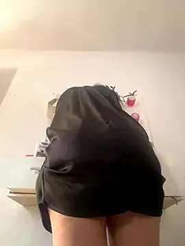 Nicol_X on StripChat