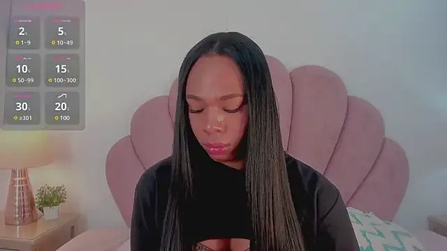 Nicole_Paradise on StripChat