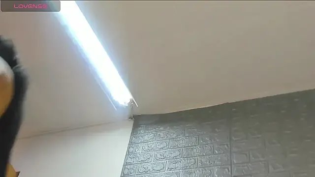 Nicole_Rosales on StripChat